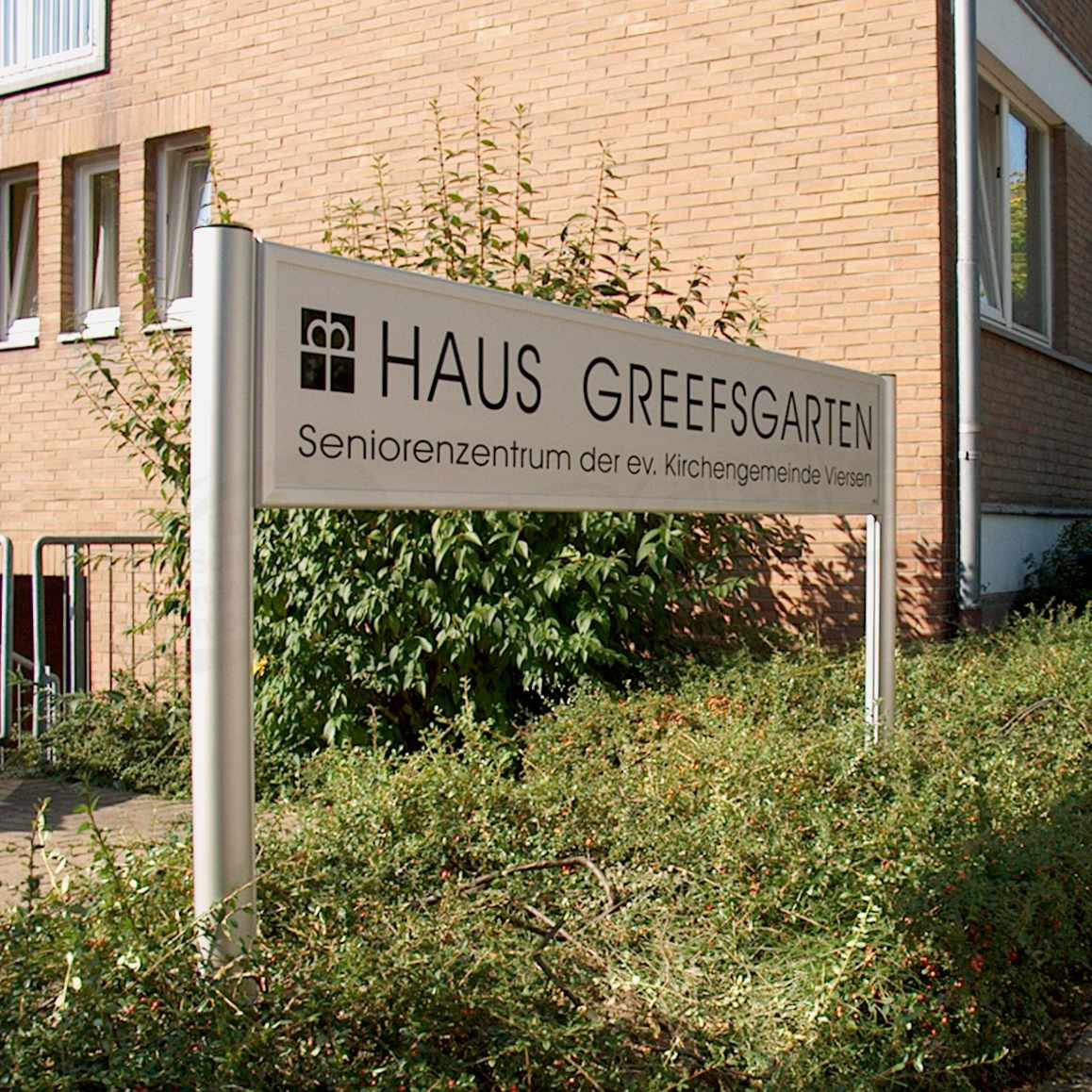 kombi-standschild_seniorenzentrum