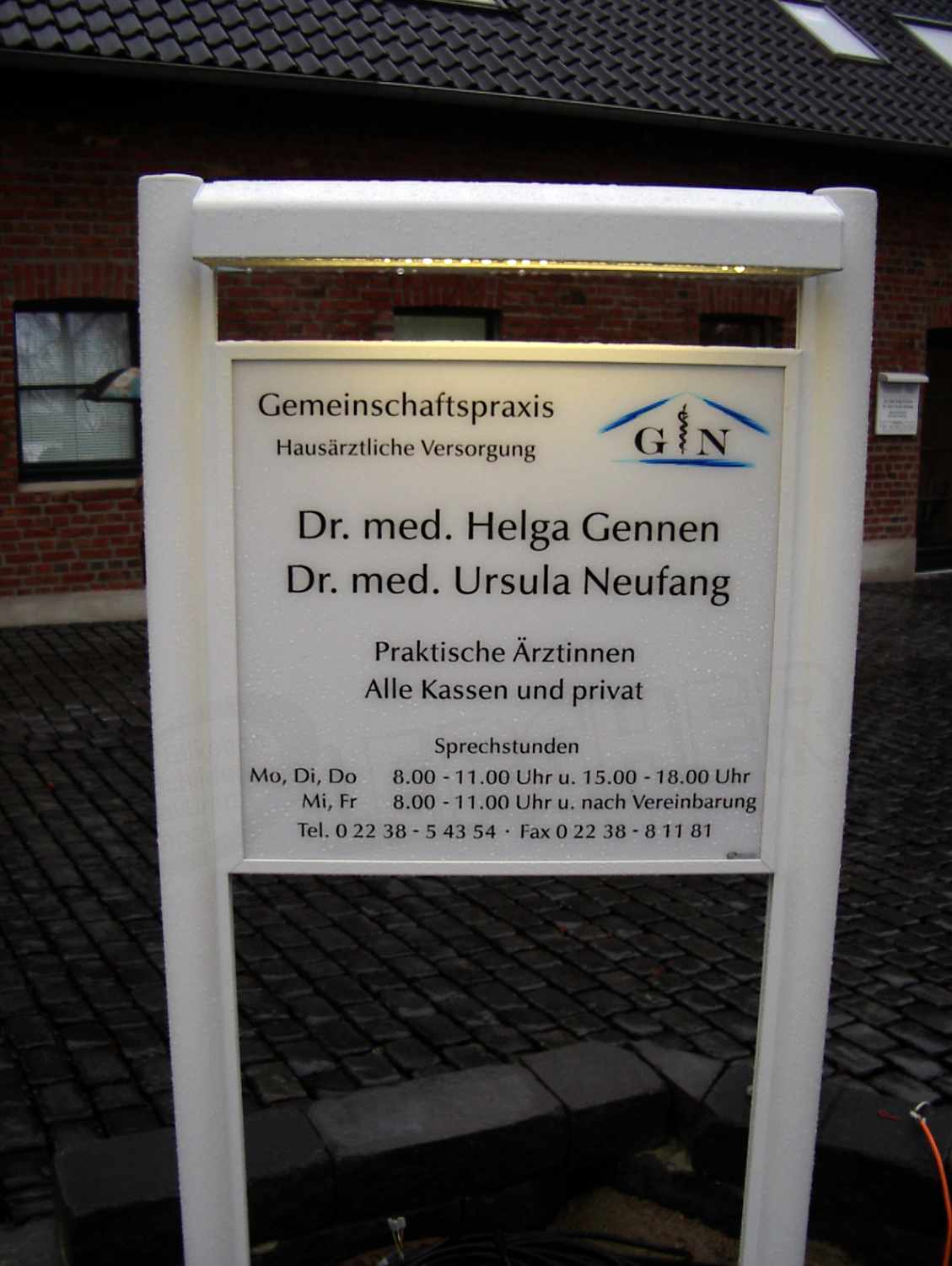 kombi-standschild-mit-beleuchtung_2