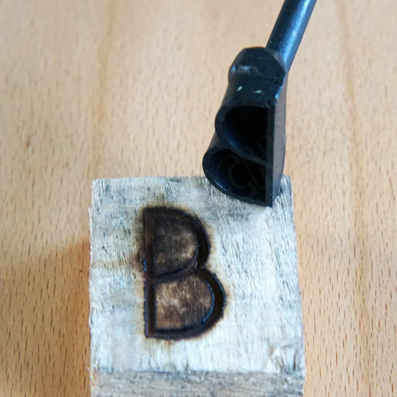 brandzeichen-ein-buchstabe-jpg-30-BRF-040-1-02 brandzeichen-ein-buchstabe.jpg