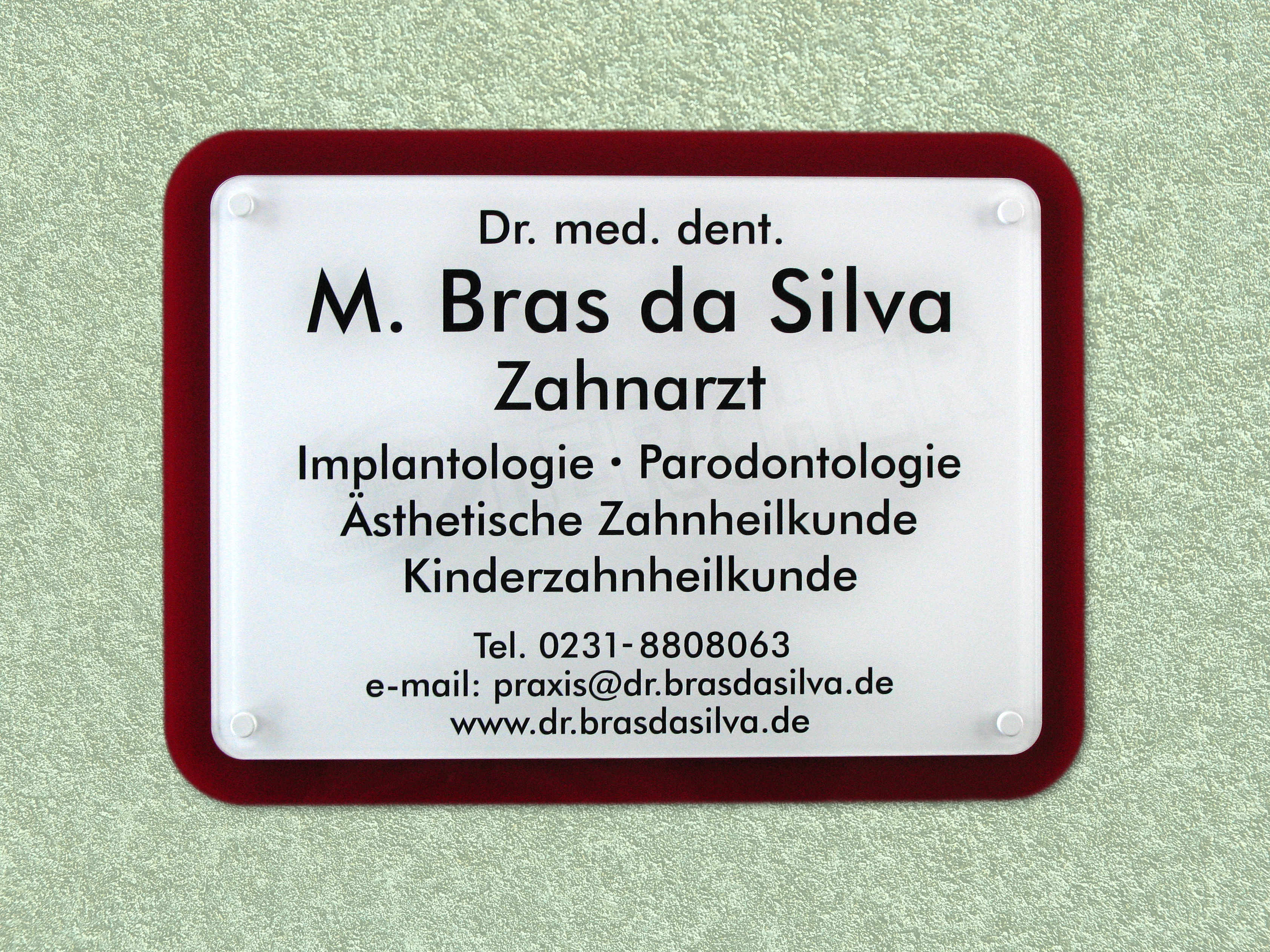 zahnarztschild-acrylglas-mit-basisplatte
